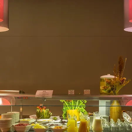 Macia Real De La Alhambra 4*